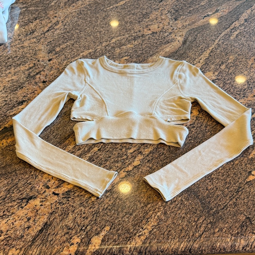 Lululemon Athletica Cream Long Sleeve Crop Top